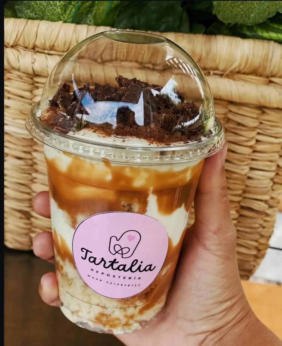 Vasito de chocolate y caramelo Tartalia